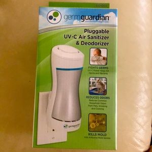 UV-C Pluggable Air Purifier & Sanitizer